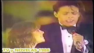 PANDORA EN LA  4a ENTREGA DEL TROFEO TV Y NOVELAS 1986. CANTANDO CON LUIS MIGUEL