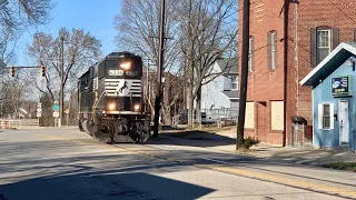 Street Running Train Comes Off Trestle & Runs Down Middle Of City Street In Ohio! Long Hood Forward