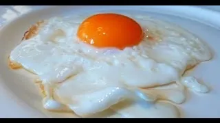 Идеальный способ приготовить классическую яичницу-глазунью (солнечной стороной вверх)