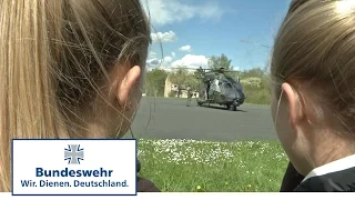 Girls' Day 2016:  Ausbildung und Arbeiten bei der Bundeswehr