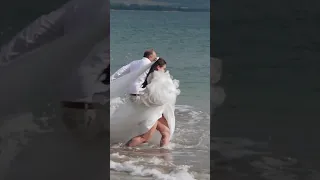 When you have the coolest bridal party who are down to get wet 🙌🏼🌊☀️#bridalparty #wedding #Maui