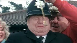 Benny Hill - The Bill (1989)