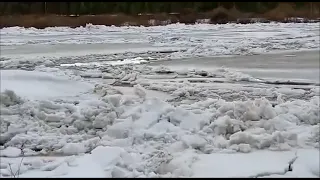 Апрельские зарисовки. Ледоход на реке Унже. Костромская область.