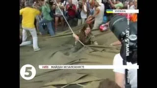Прибирання Майдану: "Розборки" через намети - 09.08.14