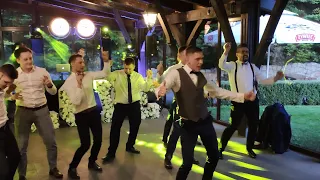 Groomsmen Dance. Weselny taniec niespodzianka.