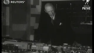 Major Segrave plays with Model Trains in London (1929)