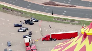 Police negotiate end to hours-long standoff near Mall of America