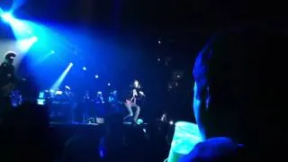 Gorillaz -Last Living Souls clip (live)