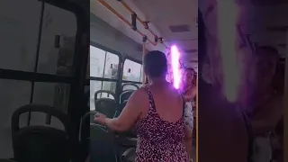 Briga feia dentro do ônibus