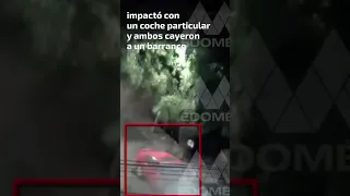 Momento exacto en video: micro y auto caen a un barranco en Naucalpan