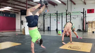 Handstand that deadlift muscle up