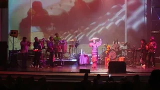 Zapata Se Queda (En Vivo) Lila Downs