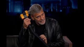 ✅  George Clooney may be a huge star but that doesn't stop him doing his own hair. The actor hit hea