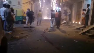 10000 bomb blast cracker ladi at Diwali Jagatpuri East Delhi. murga chaap