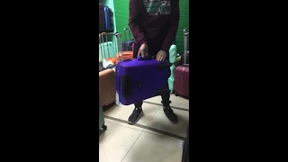 Обзор Тканевый чемодан с плотной тканью 1200DEN металлическим каркасом на 2-х колесах FLY  маленький