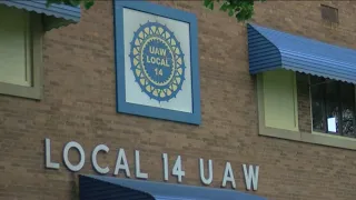 UAW, Detroit's Big 3 negotiate to avoid strike