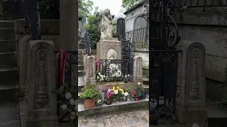 Chopin’s grave in Père Lachaise Cemetery in Paris. #shorts #chopin #cemetery #graves #paris