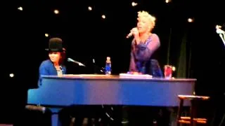 Power Of Pink 2014 - P!NK & FRIENDS - What's Up feat Linda Perry 10/23/14