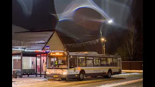 Автобус ЛиАЗ 5292 60 №ЕТ 085 50 отъезжает от остановки Магазин №31.