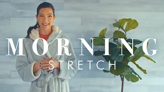 Morning Standing Stretch Workout // Activate your Muscles in your Pajamas!