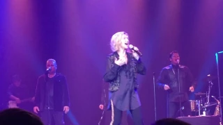 Olivia Newton-John Twist of Fate Live 2016