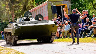 Fahrzeug-Parade im Altes Lager bei Jüterbog, Deutschland 2024