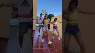 Repetimos el mejor Baile TREND de TikTok del 2019 con Ariann Music en 2021 - salio bien?😍 #Shorts