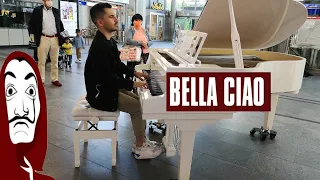 Playing Bella Ciao in a Train Station