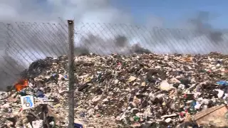 Горящий полигон отходов в Курске.