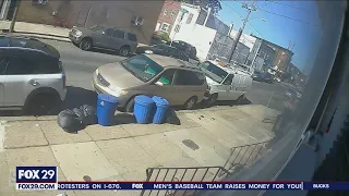 Must-see video: Driver pushes vehicle out of parking space