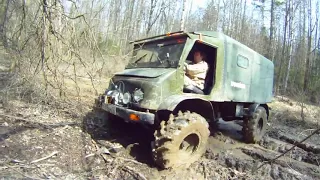 Mercedes Unimog 4x4 off road forest