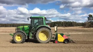 Garmach garlic planter AGP-3R with fertilizing buckets planting spring garlic in Finland 2020