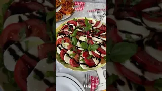Tomaten Mozzarella Salat mit Rucola - Italian Style
