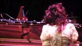 PJ Harvey live in Athens Badminton 2008 (1 of 4)