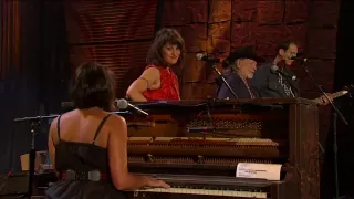 Norah Jones & Willie Nelson - Lonestar (Live at Farm Aid 25)