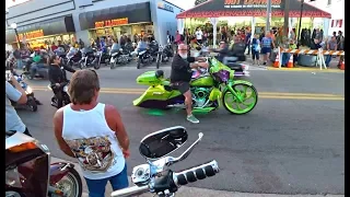 Байкеры в США. Парад мотоциклистов в Дайтона Бич.Bike WeeK.Флорида.Америка...