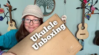 Ukulele Unboxing- Mainland Cedar Baritone