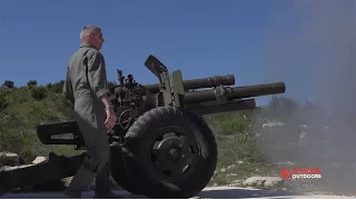 Firing the US M2A1 Light Howitzer with DriveTanks.com
