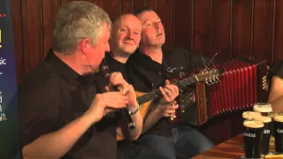 Traditional Irish Music from LiveTrad.com: Dervish Clip 1