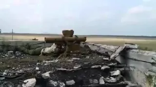 Боец ДНР стреляет по ВСУ! ПТУР В ДЕЛЕ! УКРОПАМ ПИЗДЕЦ! 01 09 2015 НОВОСТИ УКРАИНЫ