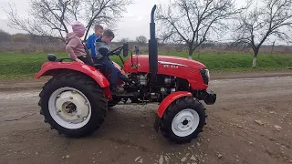 Маленькі украінці проводять тест-драйв трактора Сінтай ХТ - 244 NEW.  Мукачево