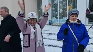 2.12.23г..."А Ты Одна"... Олег Голубев... звучит на танцполе в Гомельском парке...