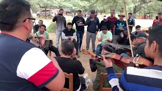 Joaquín Sosa, Lució Rojas, Cristian Herrera. Guitarreando en Marca Borrada.-