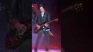 Hail To The King solo by Avenged Sevenfold (live)