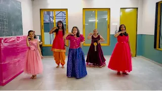 Trending Marathi Fusion Dance Video | Gulabi Sadi | nauvari Sadi | Nakhrewali