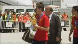 Spain team arrive in Madrid with World Cup‎ 2010