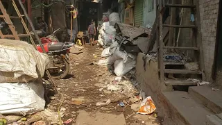 A walk through an alley in Dharavi, Mumbai, India