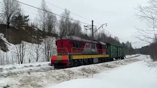 ЧМЭ3-2889 С крытым вагоном.