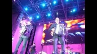 Los Tigres Del Norte  - Lagrimas Del Corazon en Puebla 2013