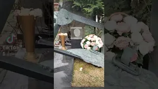 могила Юрия Сенкевича